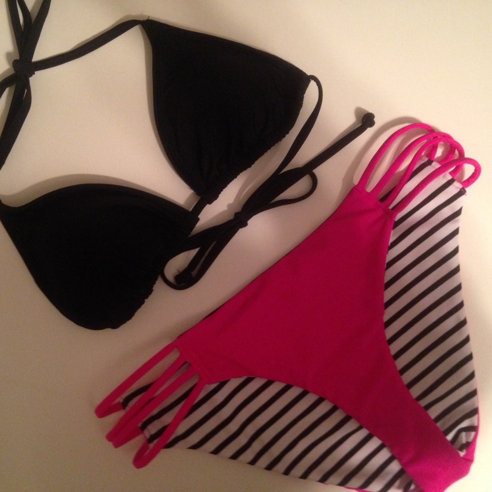 Reversible Black/White Stripe Pink String Bikini M
